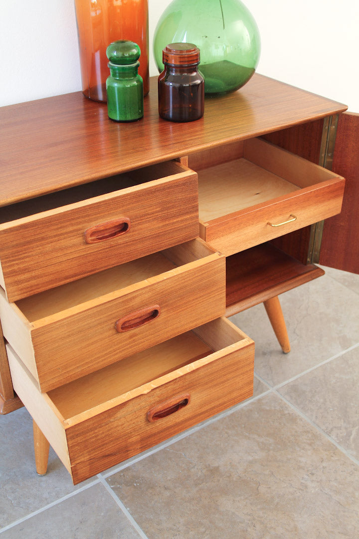 Jaren 60 deens design wandkastje / ladekastje teak