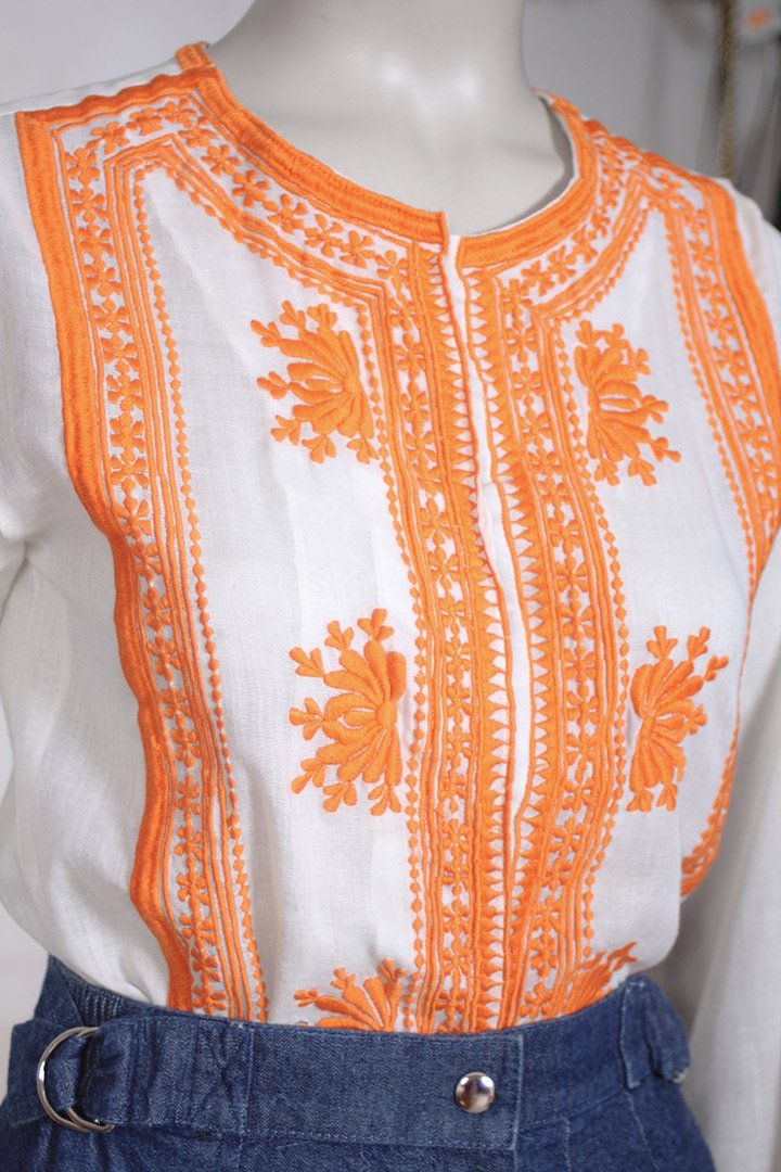 Geborduurde jaren 70 blouse