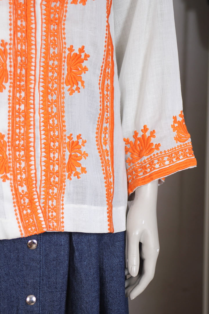 Geborduurde jaren 70 blouse