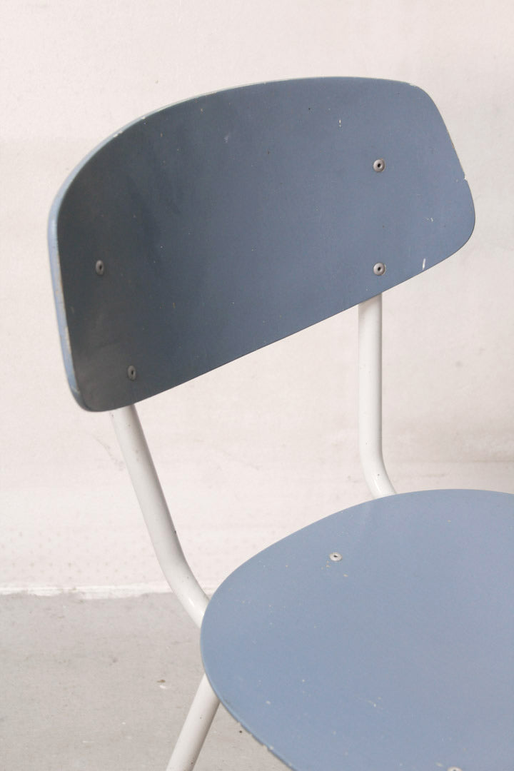 Lichtblauwe vintage stoeltjes jaren 50 / 60