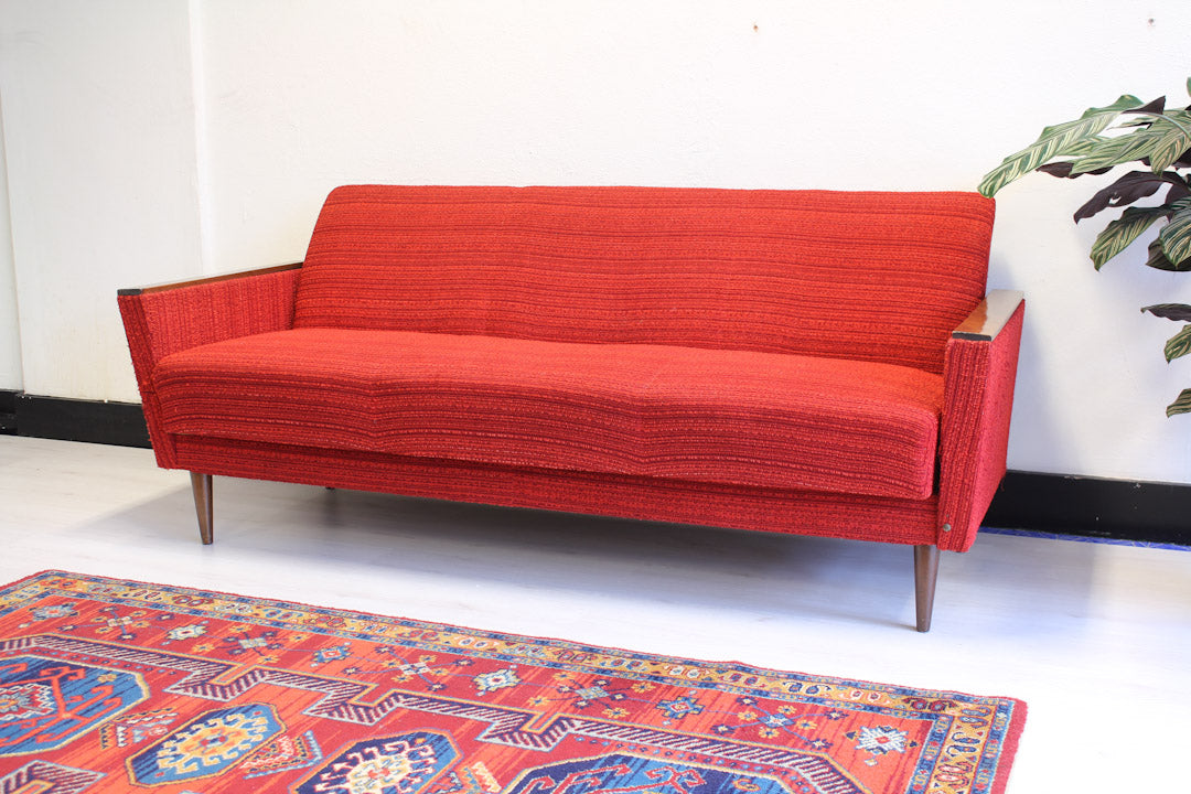 Rode vintage sofabed jaren 60