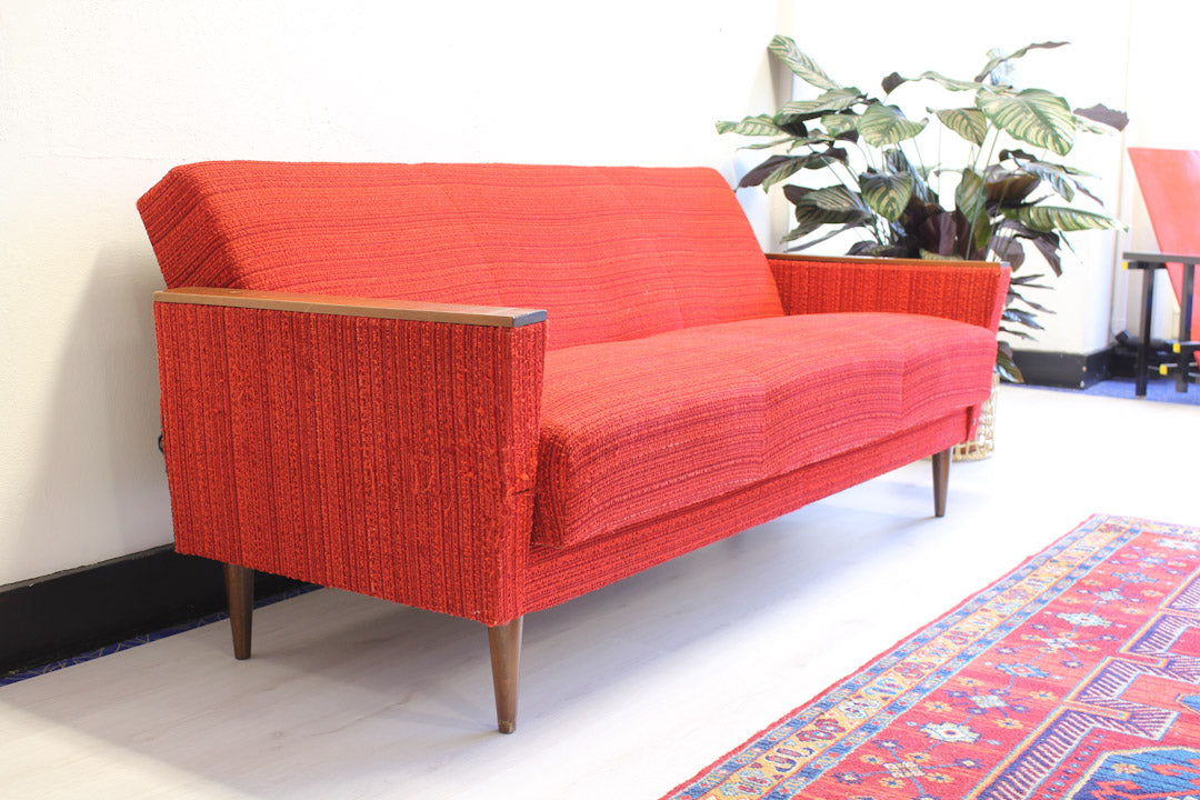 Rode vintage sofabed jaren 60