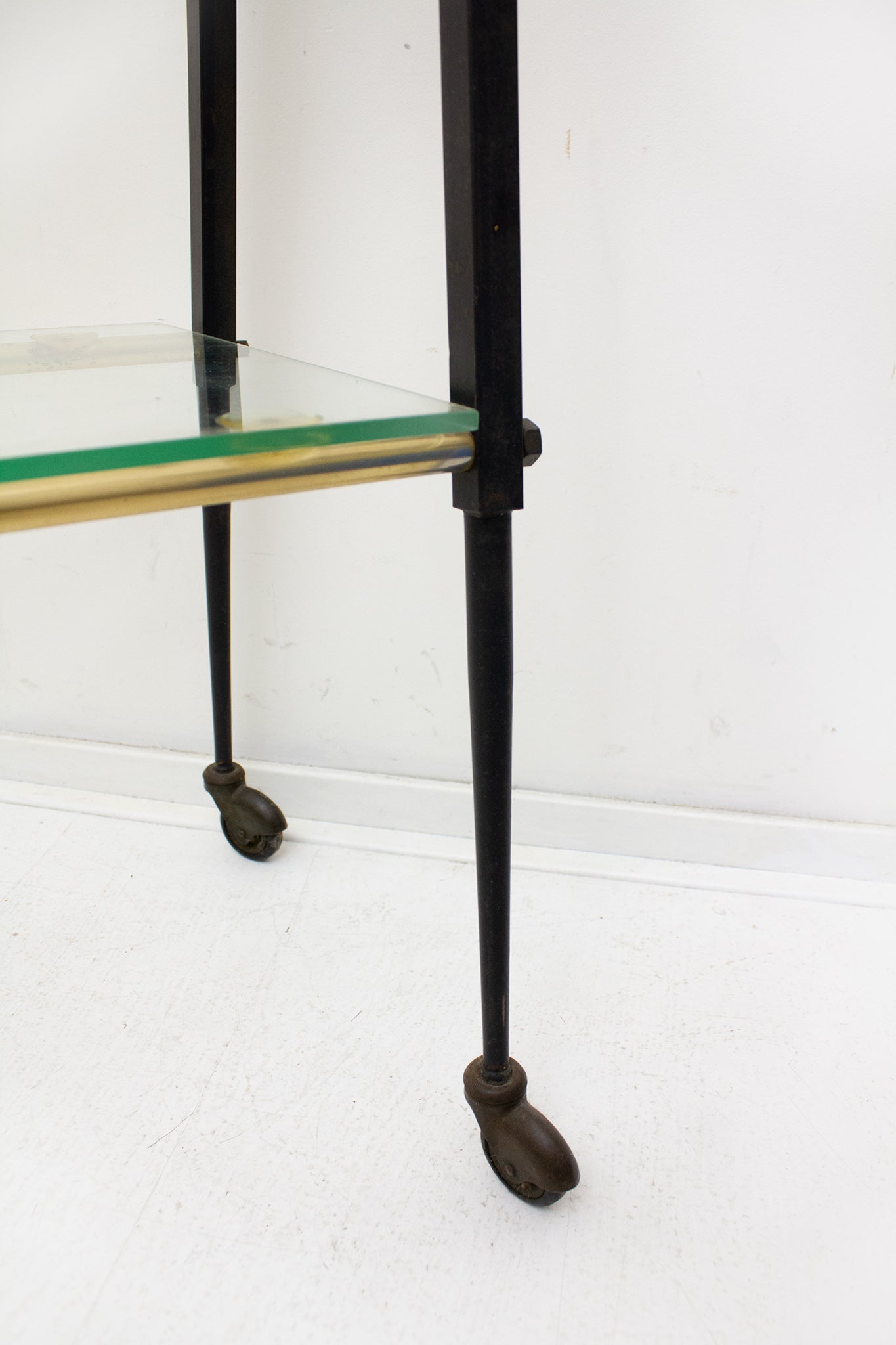 Vintage Franse barcart/ serveerwagen met metalen frame en glasplaten