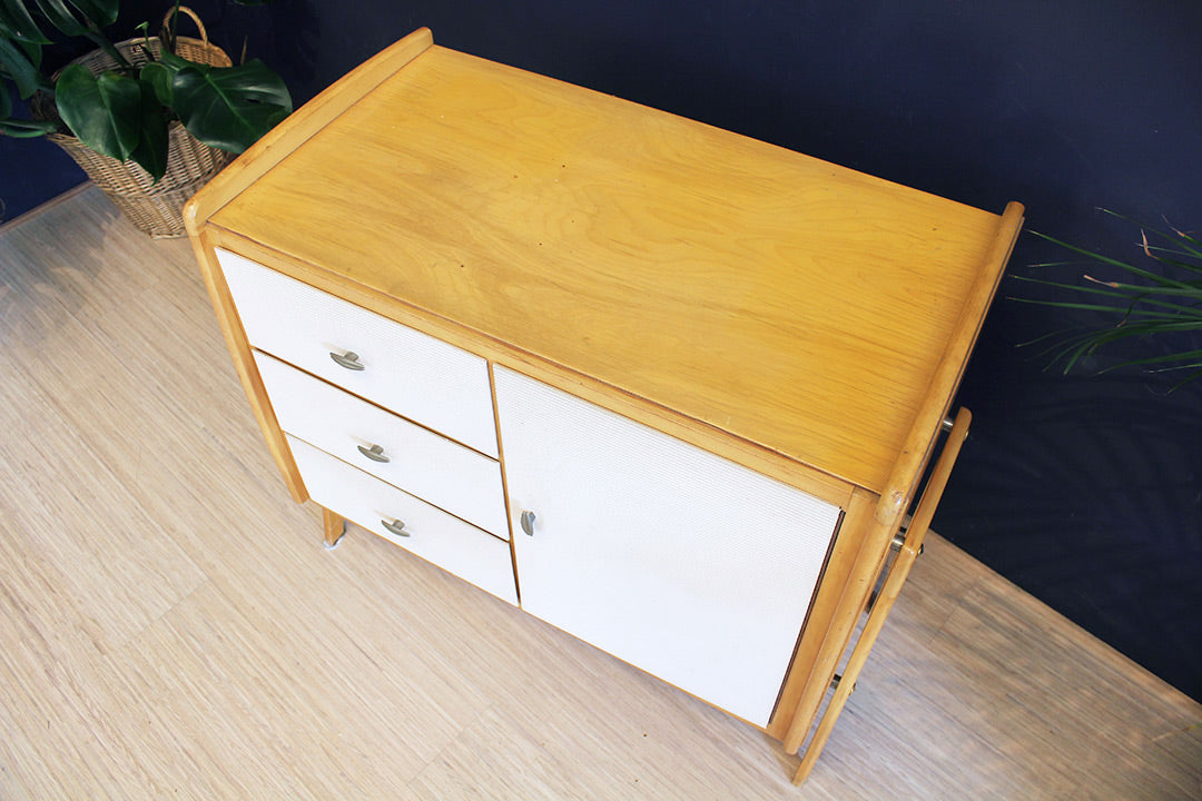 Vintage Deens licht eiken kastje