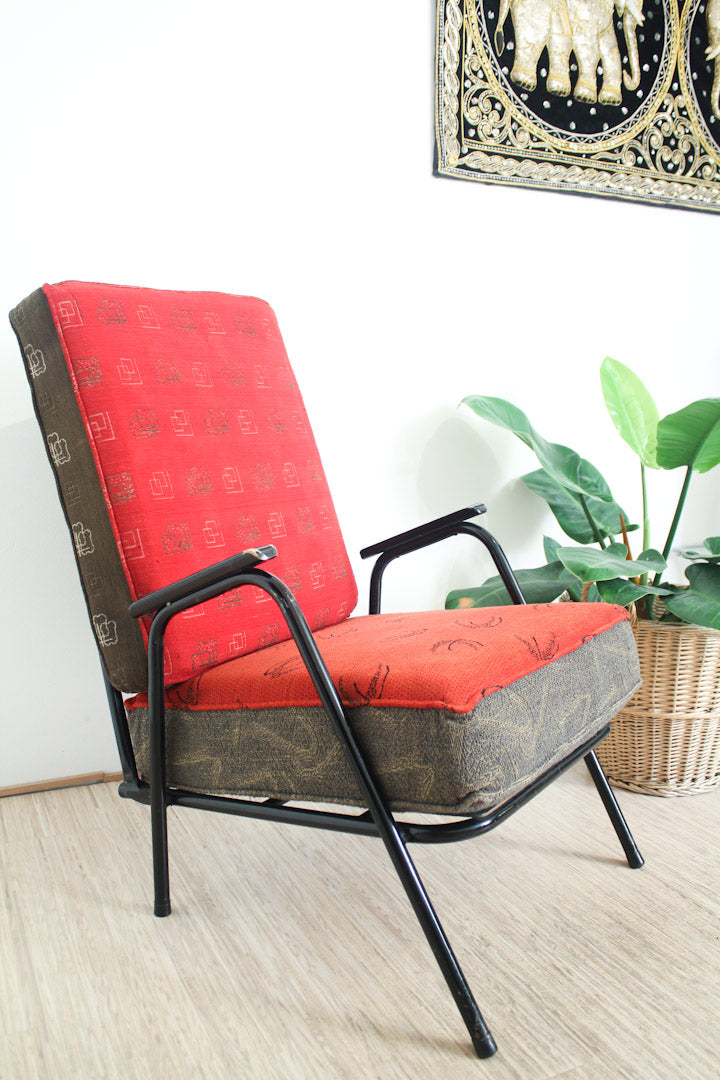 Zwart buisframe vintage fauteuil
