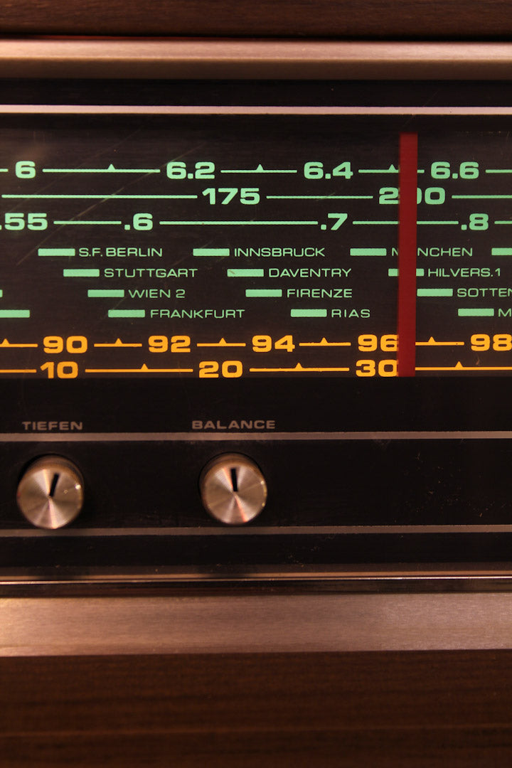 Vintage radiomeubel