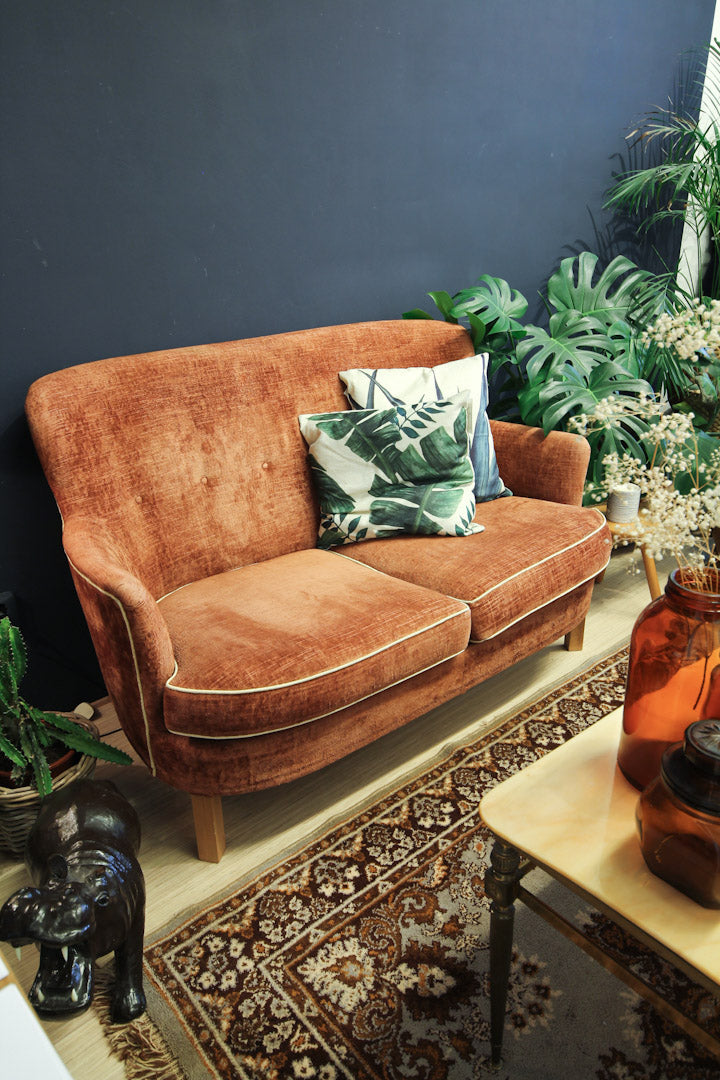 Vintage bankstel en fauteuil bloedoranje