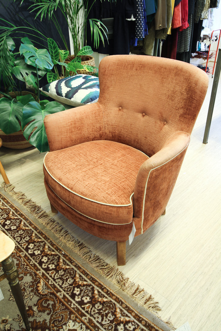 Vintage oudroze / bloedoranje bank en fauteuil met witte bies