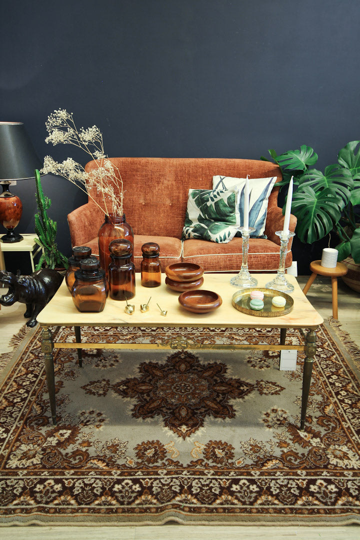 Vintage oudroze / bloedoranje bank en fauteuil met witte bies