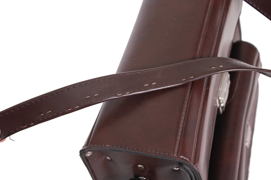 Bruine vintage cameratas met voorvakje