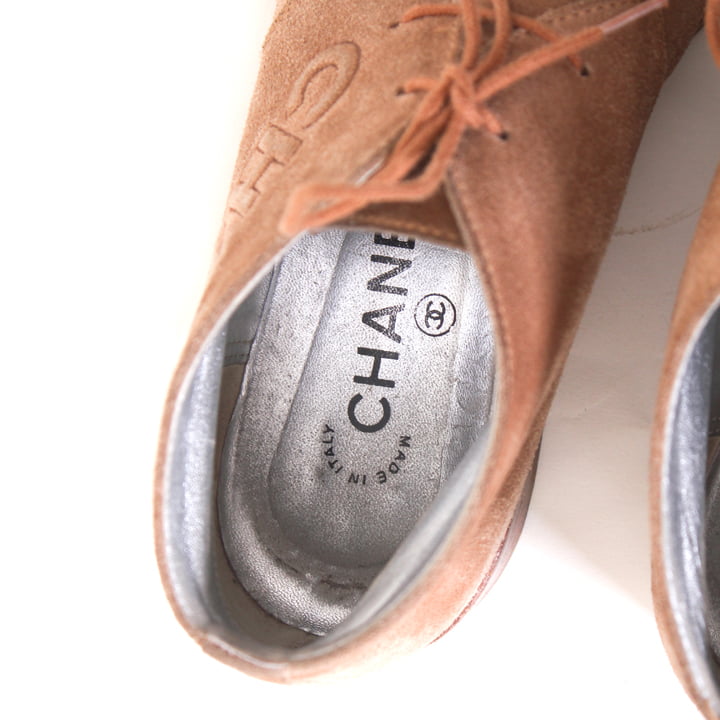 Beige suède vintage Chanel schoenen