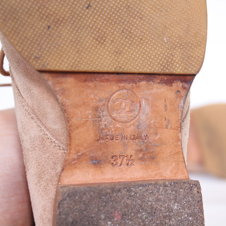 Beige suède vintage Chanel schoenen