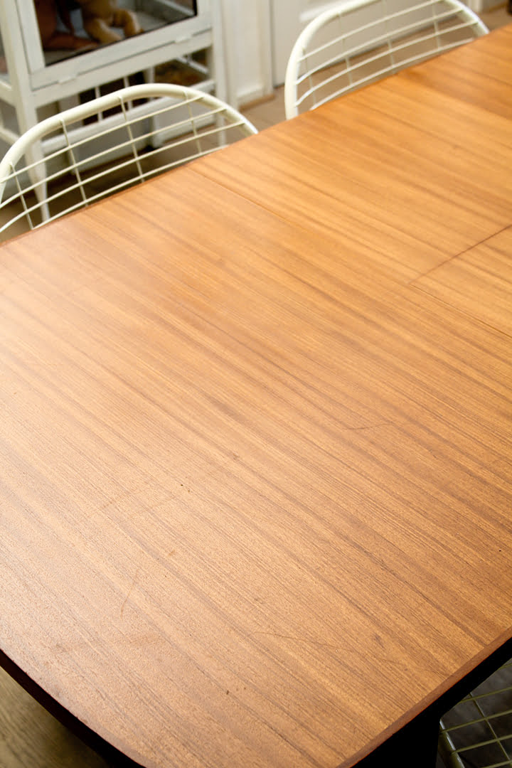Vintage eettafel 122x90 / 161x90