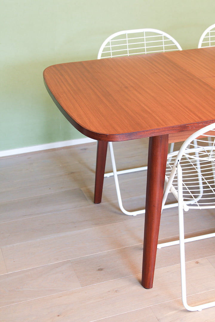 Vintage eettafel 122x90 / 161x90