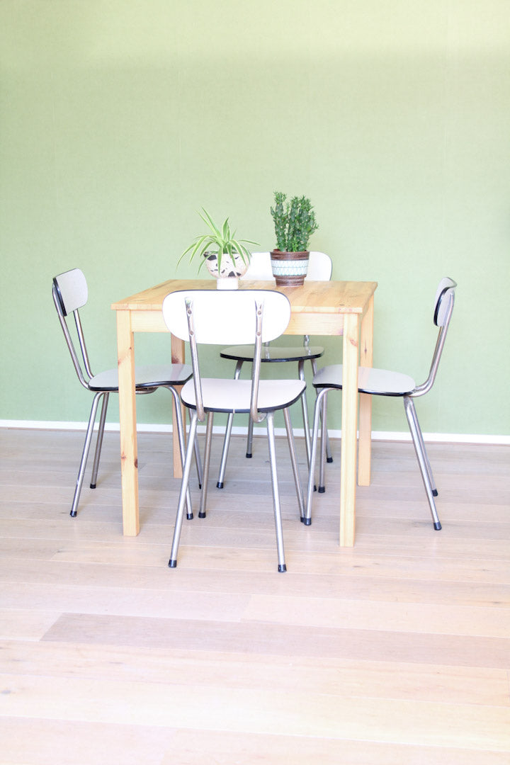 Vintage witte formica stoelen