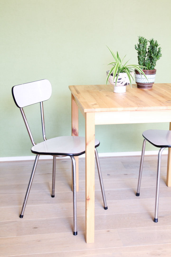 Vintage witte formica stoelen