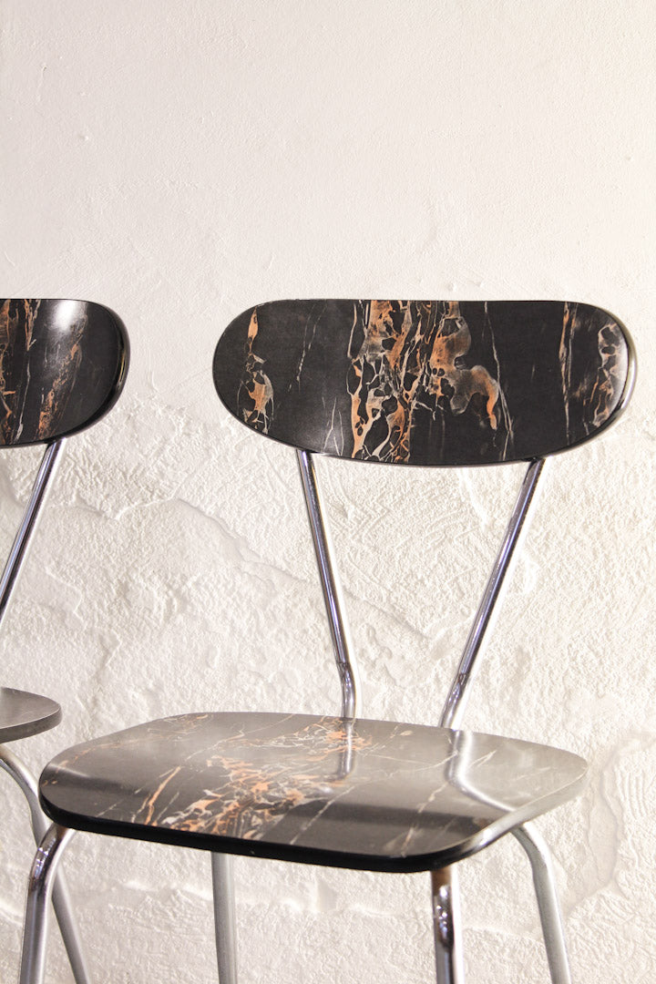 Zwart marmeren formica stoeltjes