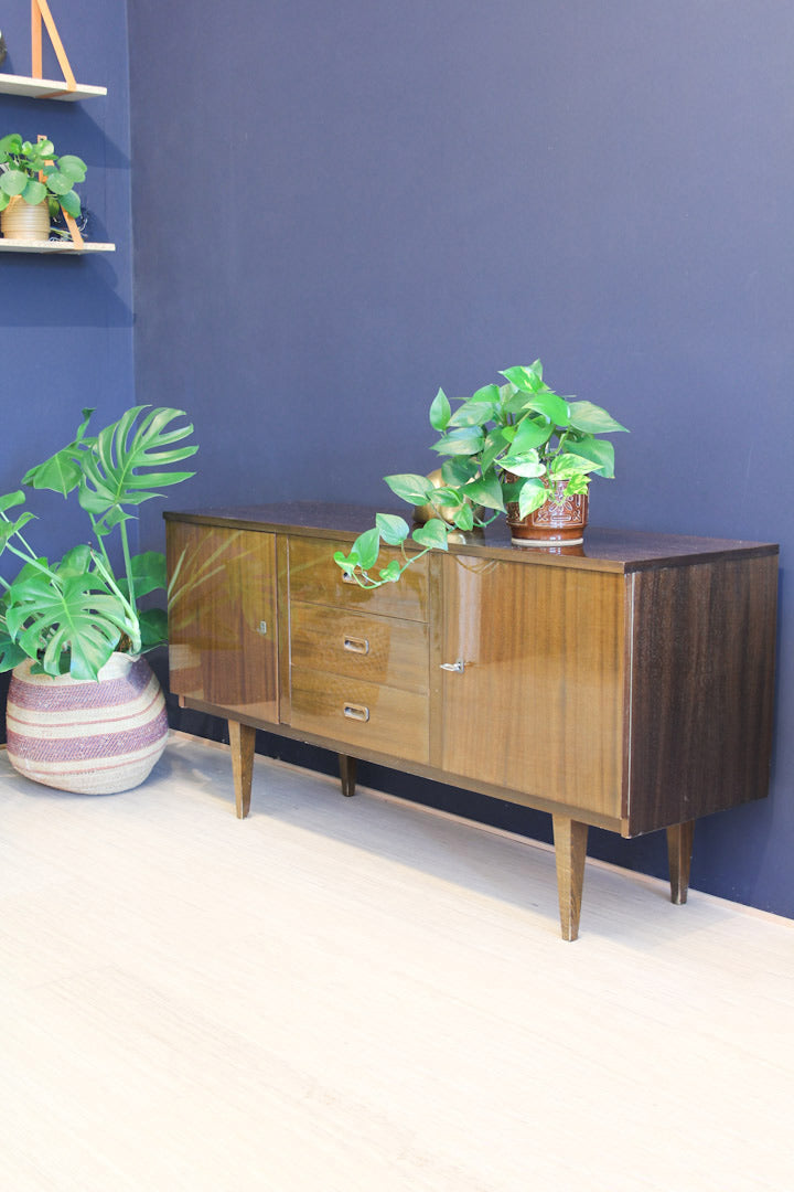 Vintage houten hoogglans dressoir