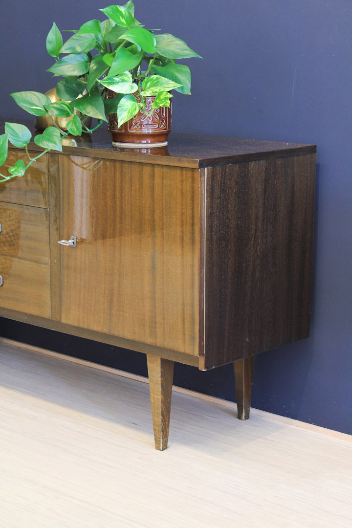 Vintage houten hoogglans dressoir