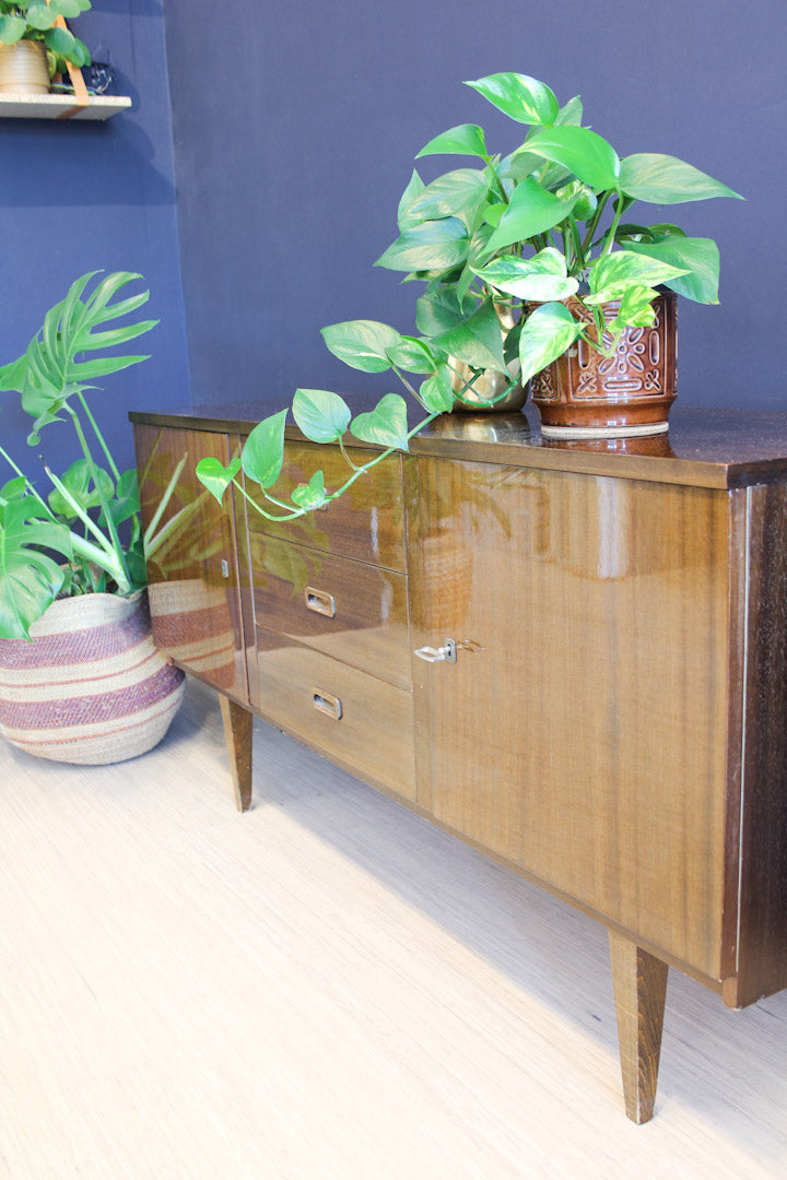 Vintage houten hoogglans dressoir
