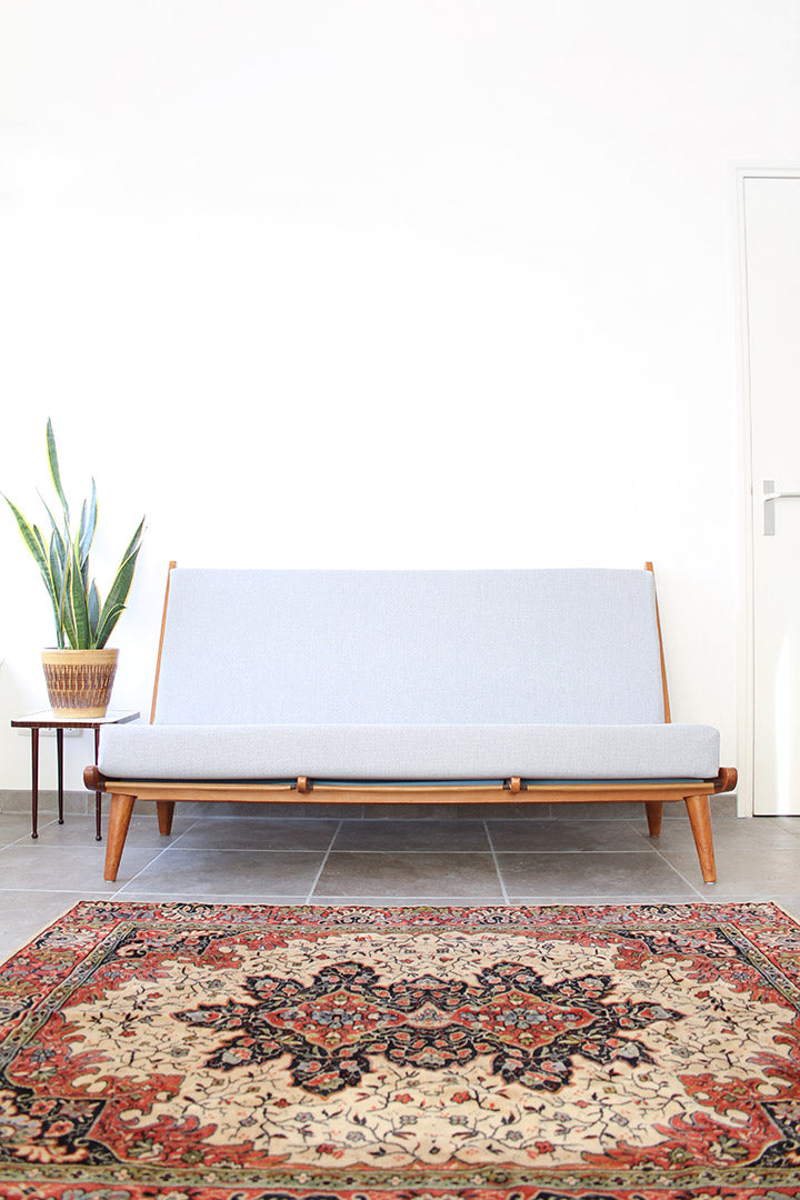 Pastelblauwe vintage jaren 60 bank