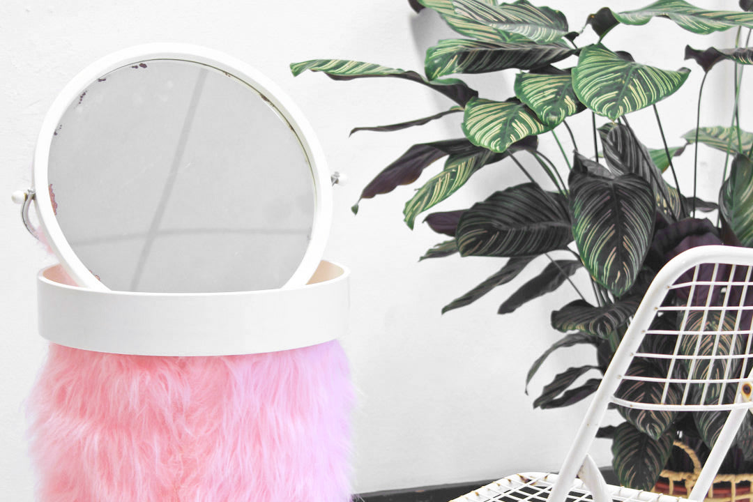 Vintage make-up tafel jaren 70 furry fluffy roze