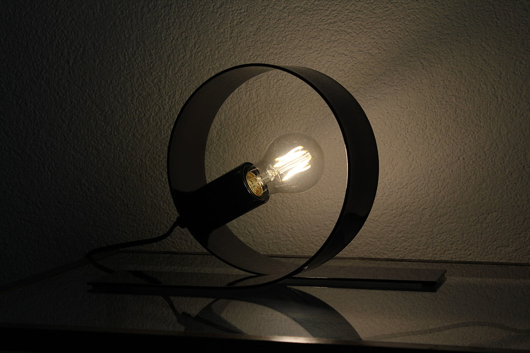 Zwarte nineties Massive loop lamp