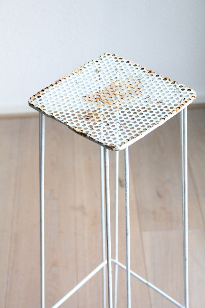 Witte metalen pied de stal / plantenstandaard met hairpin legs