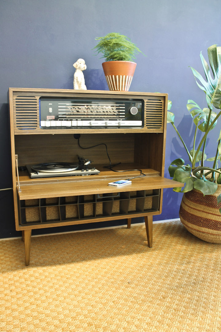 Vintage radiokast Grundig