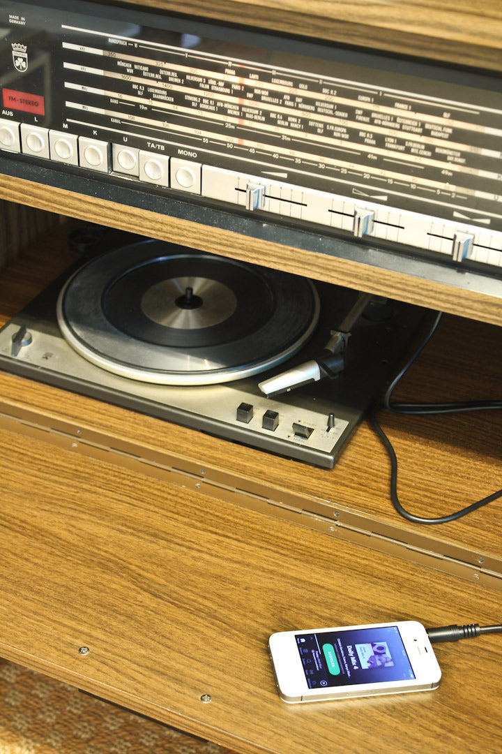 Vintage radiokast Grundig