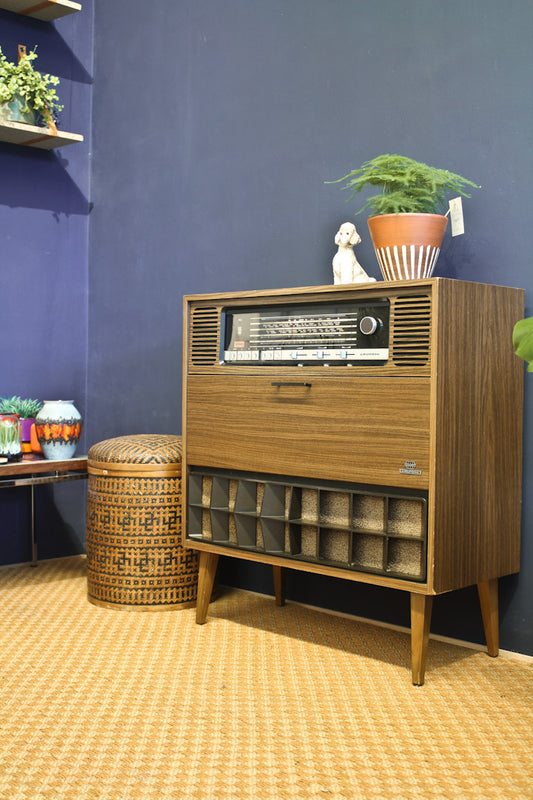 Vintage radiokast Grundig