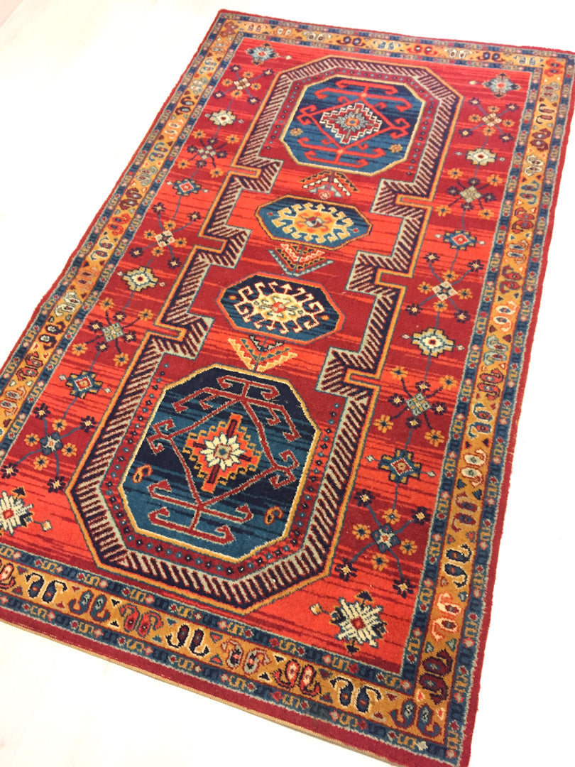 Rood vintage vloerkleed met Perzisch patroon 200x118,5cm