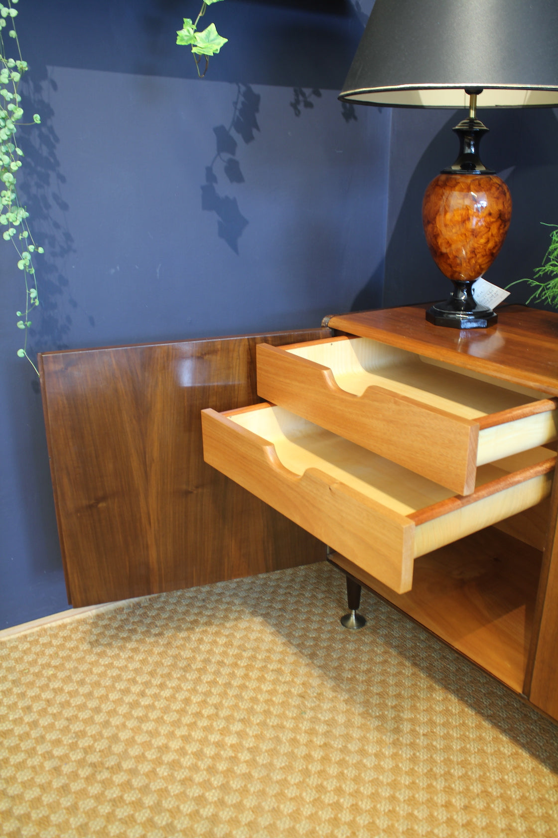 Vintage teak dressoir