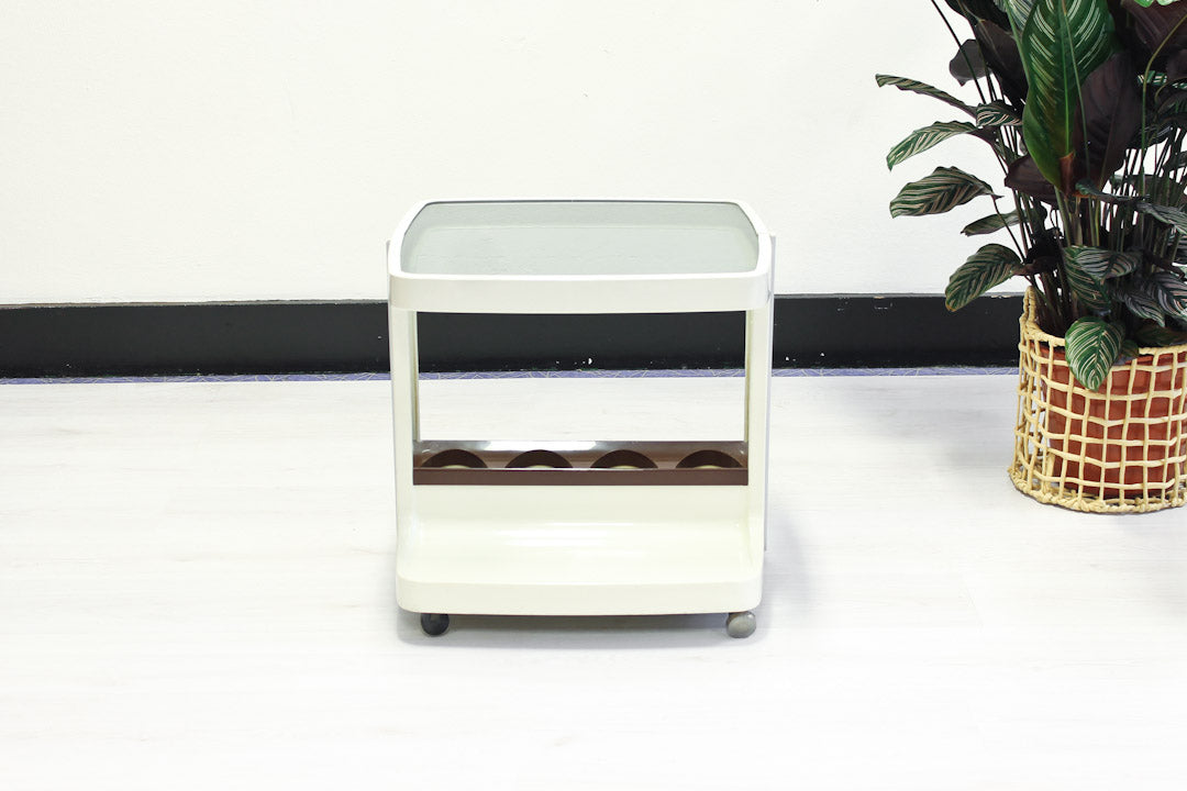 Vintage witte kunststoffen verrijdbare minibar / bar cart jaren 70