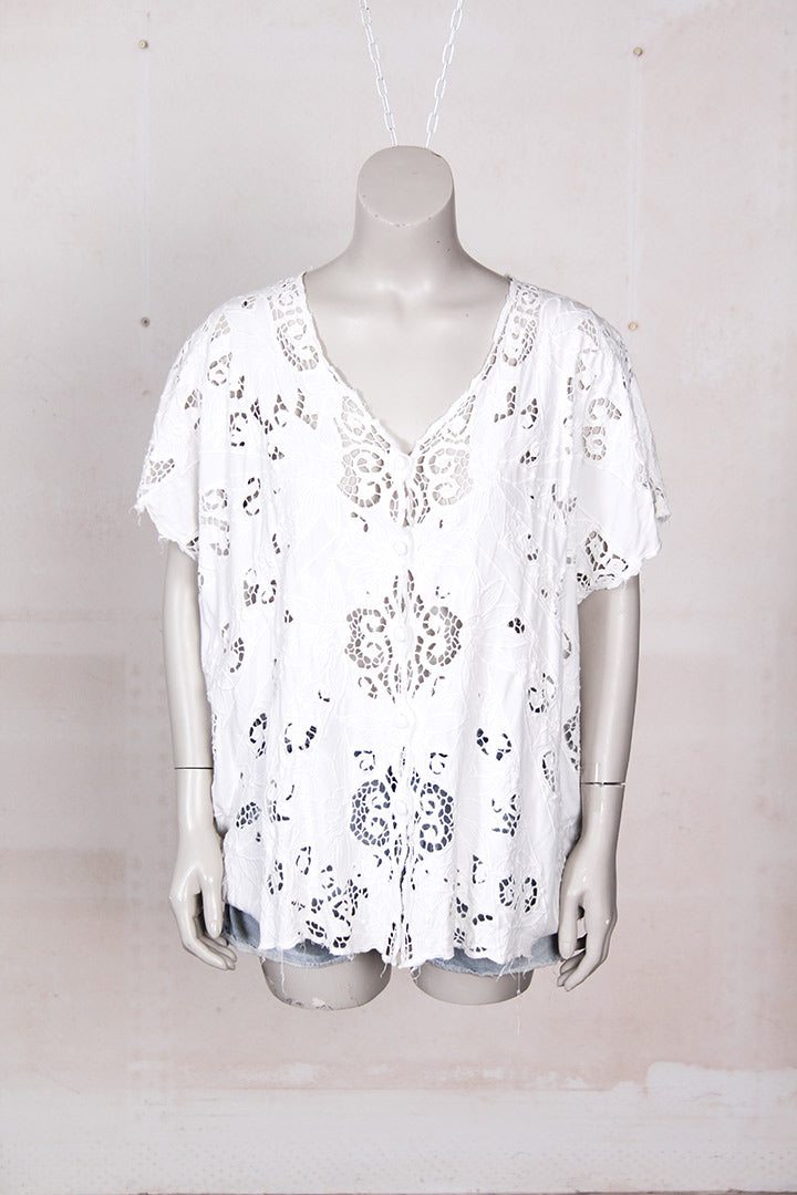 Witte vintage kanten blouse vlindermouwen