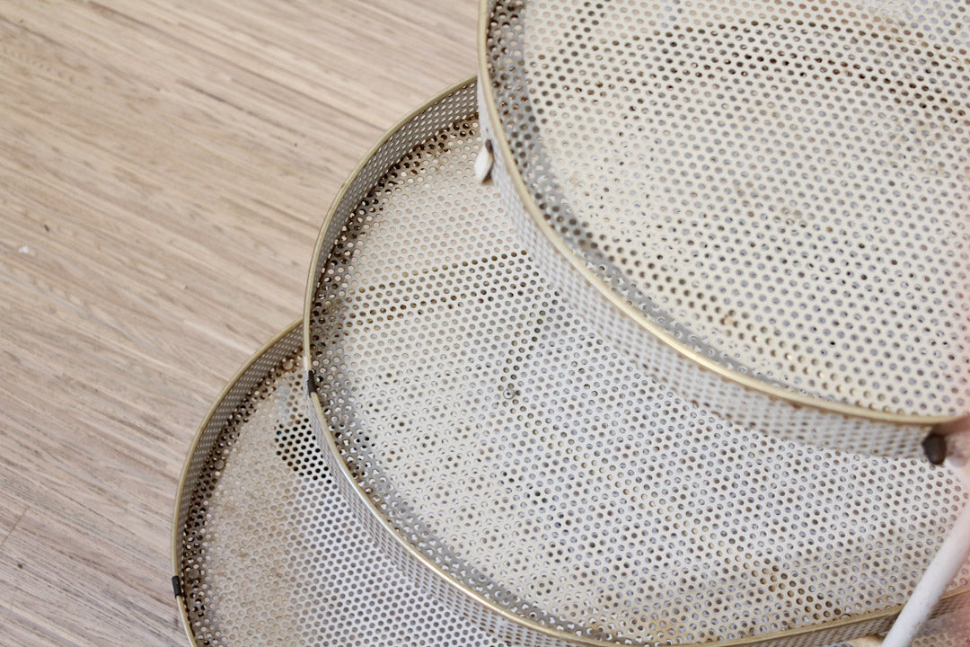 Vintage witte metalen serveerwagen met gouden / messing biezen