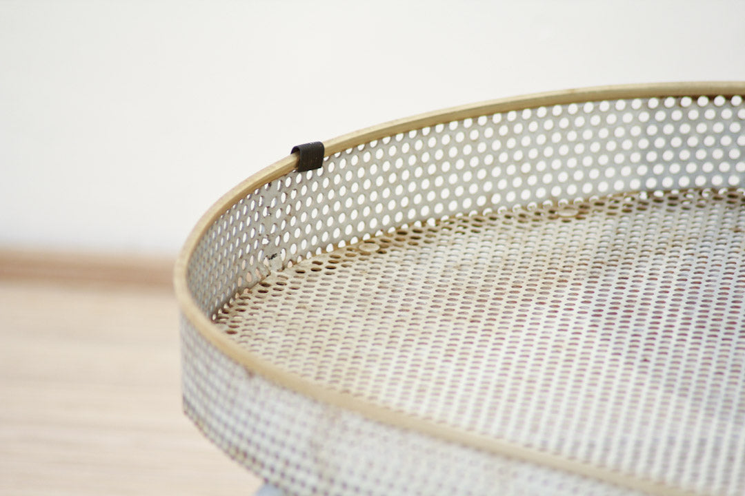 Vintage witte metalen serveerwagen met gouden / messing biezen