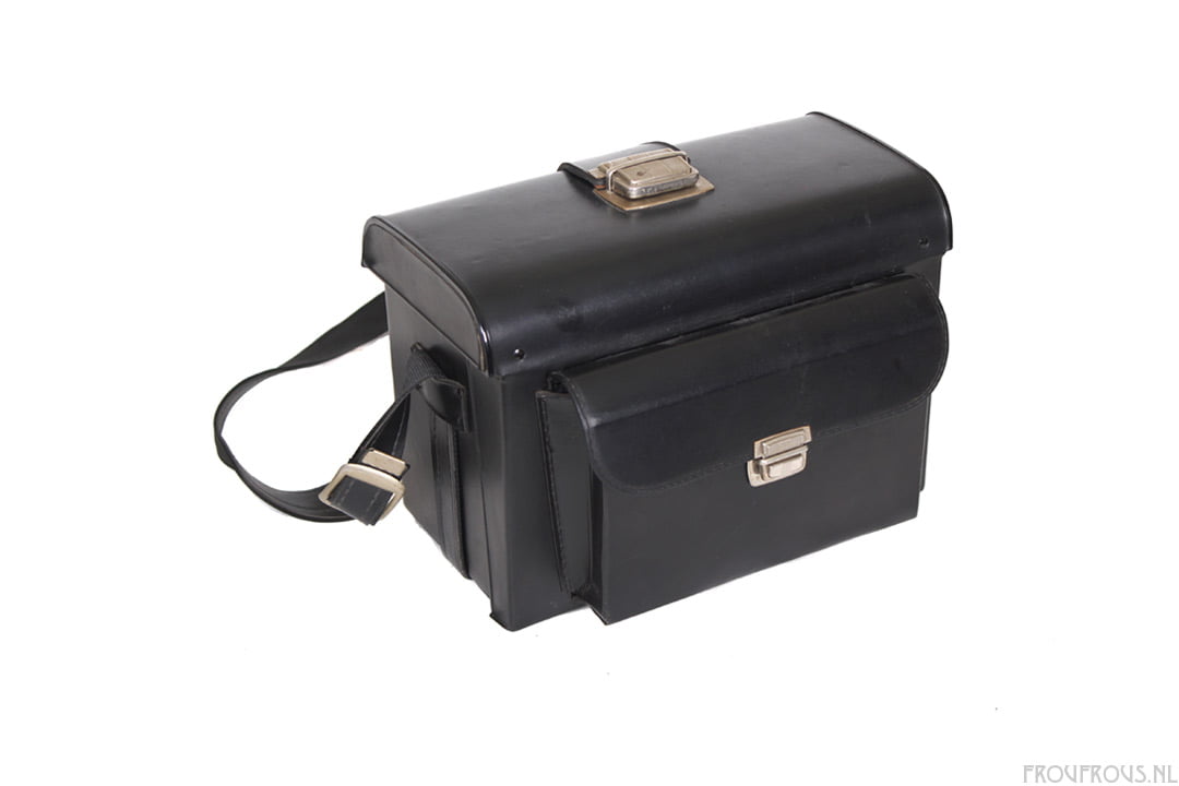 Zwarte vintage cameratas met voorvak