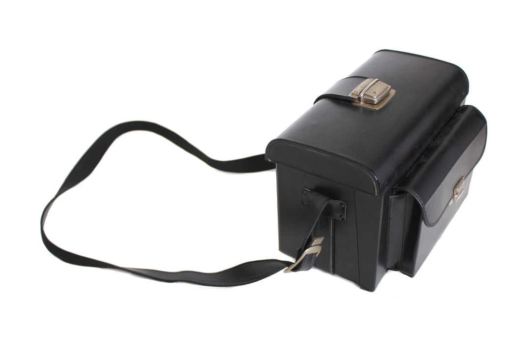 Zwarte vintage cameratas met voorvak